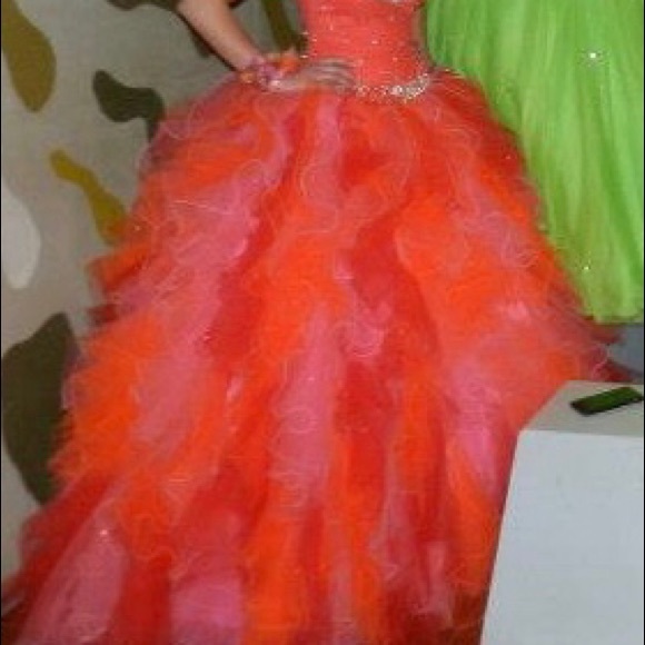 Prom dress - Picture 7 of 8